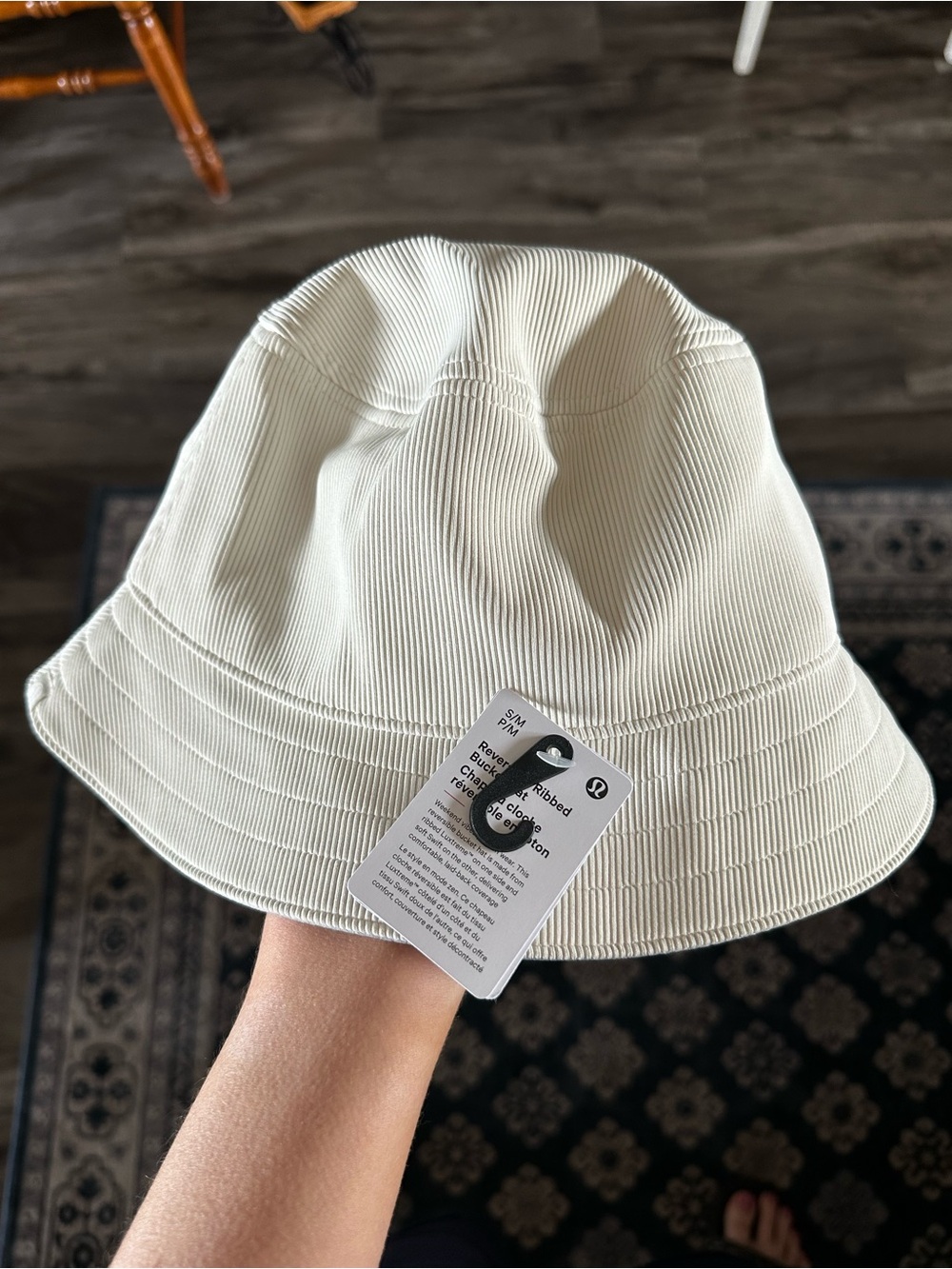 Lululemon Reversible Ribbed Bucket Hat size S/M - NWT